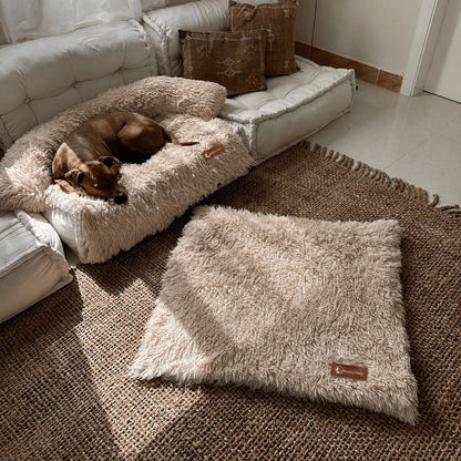 Calming faux-fur blanket for dogs